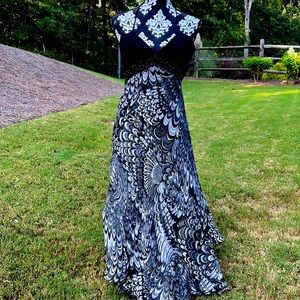 100% Silk dress by Laundry Shelli Segal